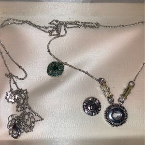 Magnolia & Vine snap charm necklace 16 in drop & 2 interchangeable charms